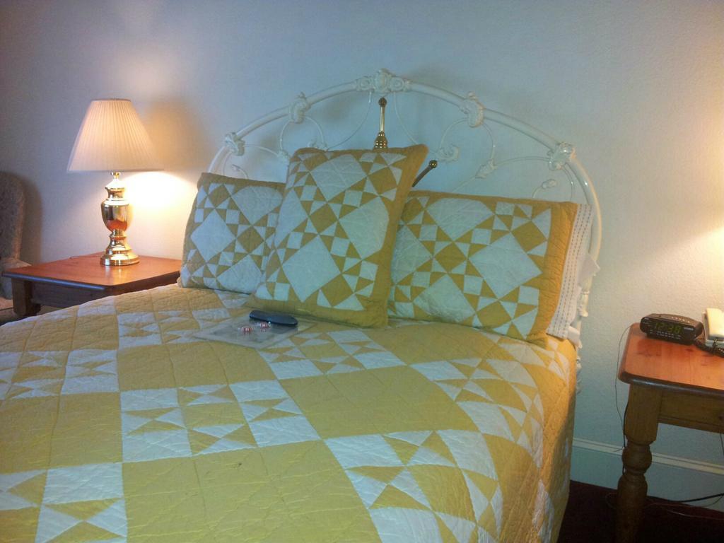 The Currier Inn Greeley Extérieur photo